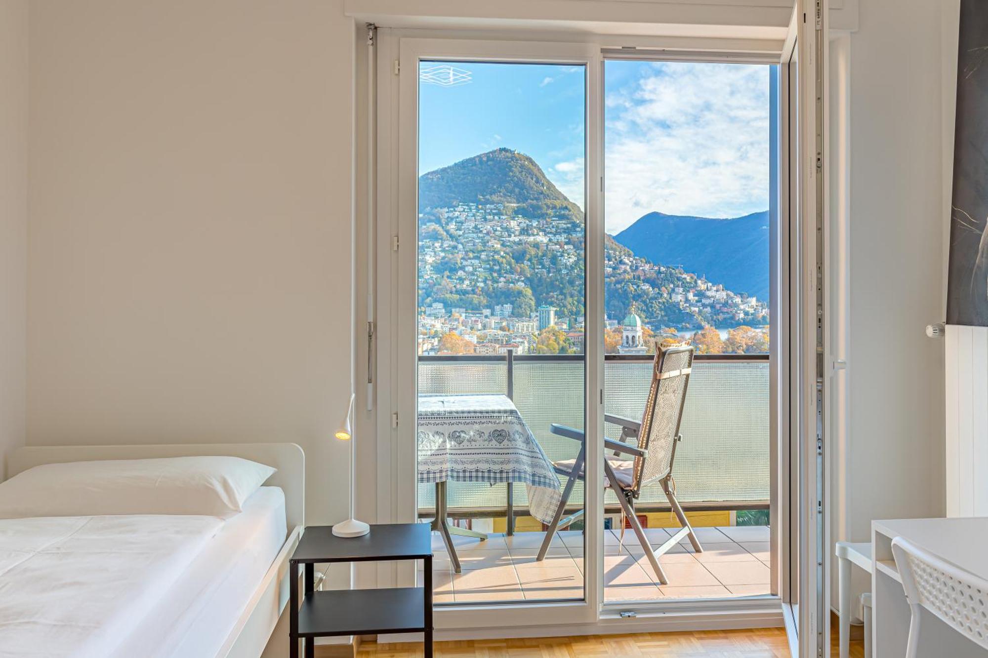 Imperial Of Lugano 4 With A Lake View Behind The Station And 10 Min From The Lake Daire Dış mekan fotoğraf